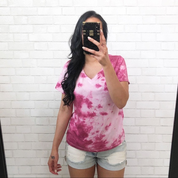 NWOT- TIE DYE V Pink Neck T Shirt - Picture 5 of 5
